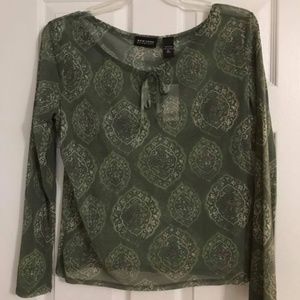 Ladies size XL top.  NEW